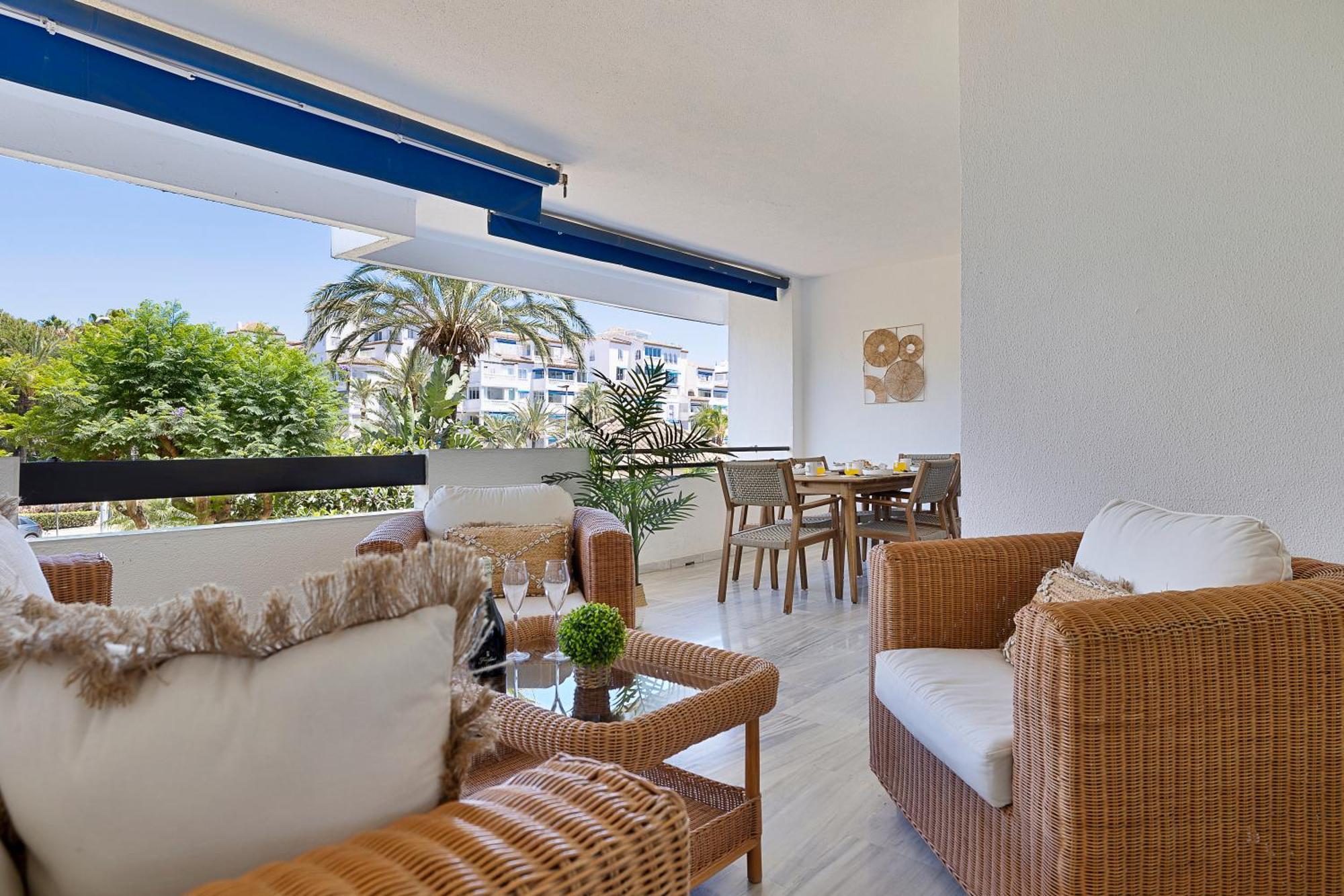 2 Bedroom Apartment In Medina Garden - Puerto Banus 马尔韦利亚 外观 照片