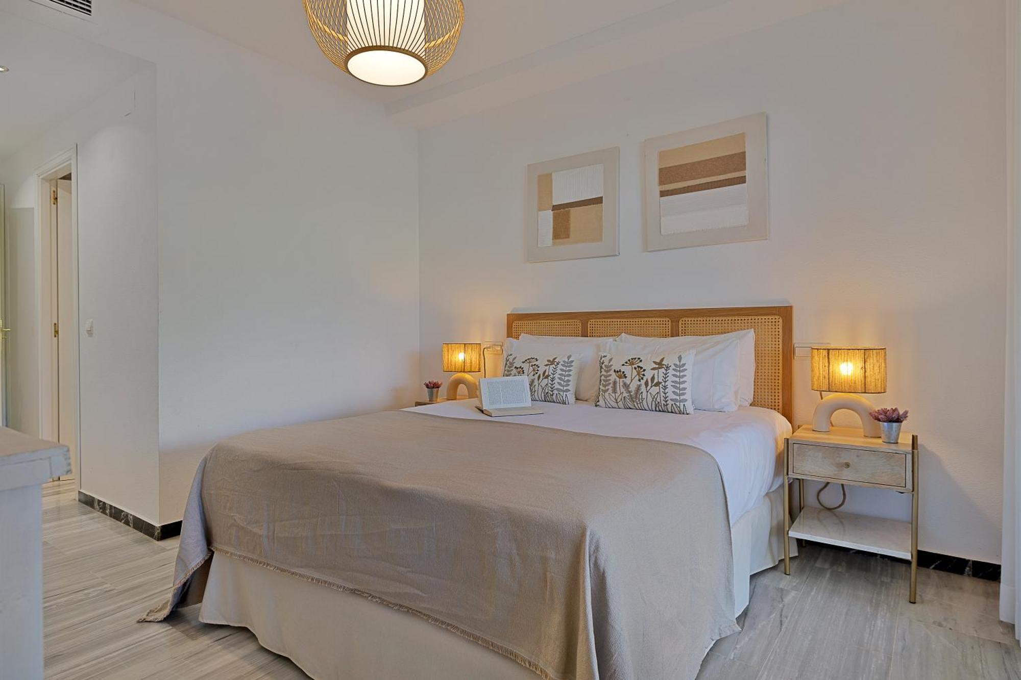 2 Bedroom Apartment In Medina Garden - Puerto Banus 马尔韦利亚 外观 照片